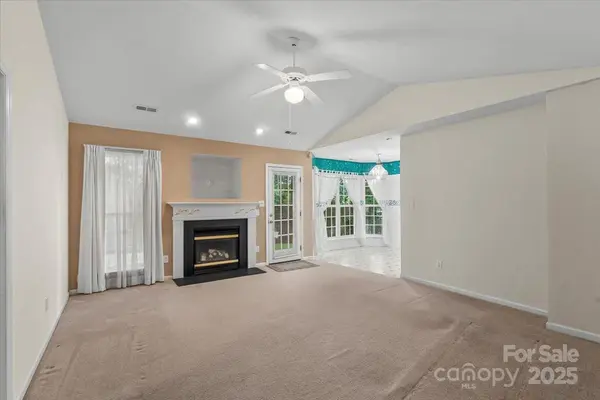 3114 Pine Pointe ST, Matthews, NC 28104