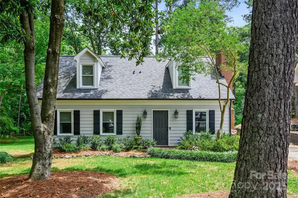 1040 Goshen PL, Charlotte, NC 28211