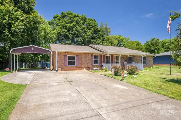 2526 Ashford DR, Newton, NC 28658