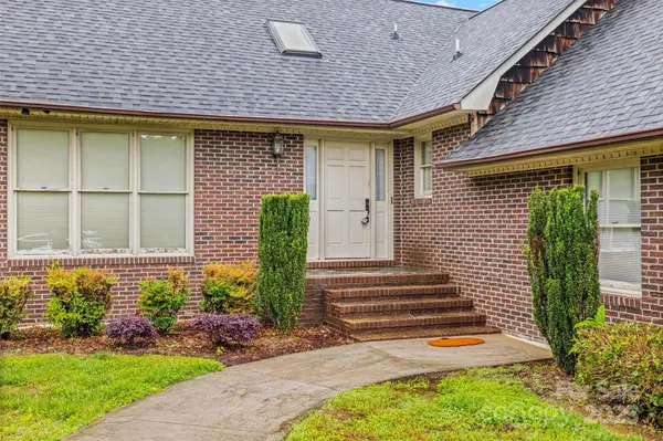 36433 Azalea CIR, New London, NC 28127