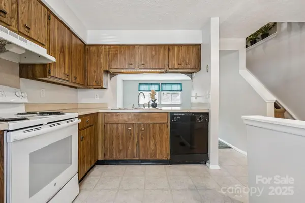 9445 Lexington CIR #C, Charlotte, NC 28213