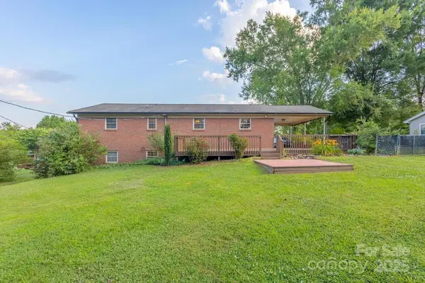 101 Hillsdale LN, Taylorsville, NC 28681
