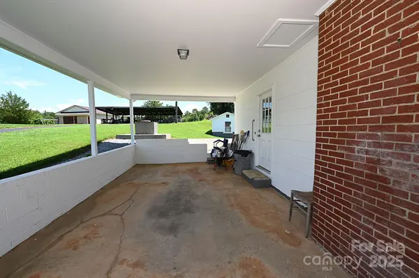 1667 Baton School RD #1, Granite Falls, NC 28630