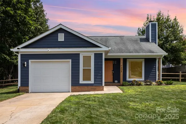 7308 Barn Stone DR, Charlotte, NC 28227