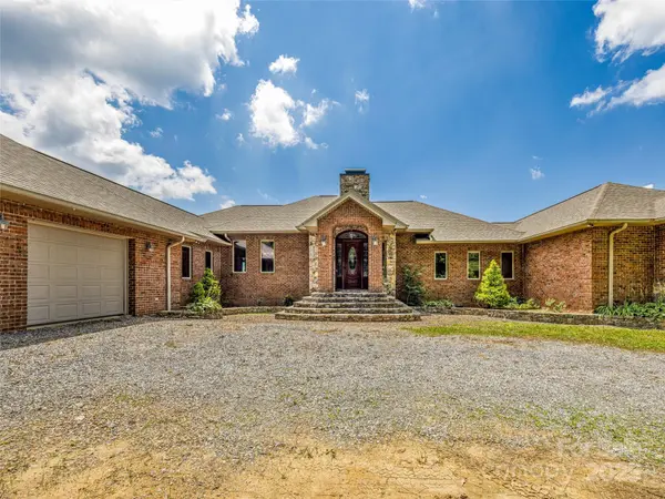 514 Lab Mountain TRL, Clyde, NC 28721