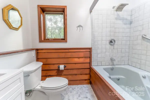 181 Hiwassee RD, Lake Toxaway, NC 28747