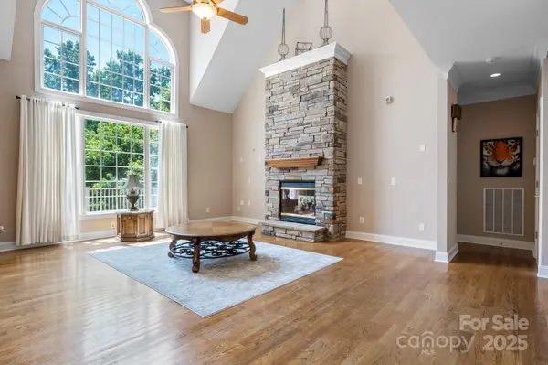 2301 Willow Creek DR, Newton, NC 28658