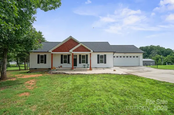 113 Swann Crossing LN, Statesville, NC 28625