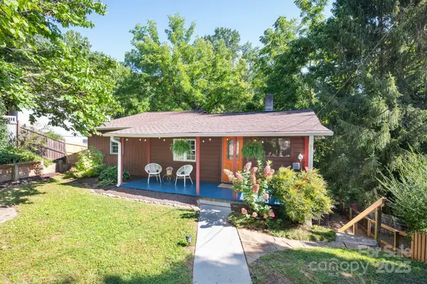 23 Shadowlawn DR, Asheville, NC 28806