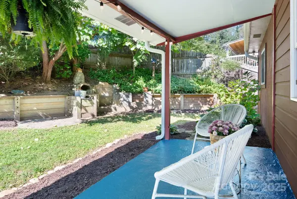 23 Shadowlawn DR, Asheville, NC 28806