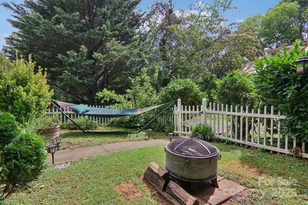 68 1/2 Nevada AVE, Asheville, NC 28806