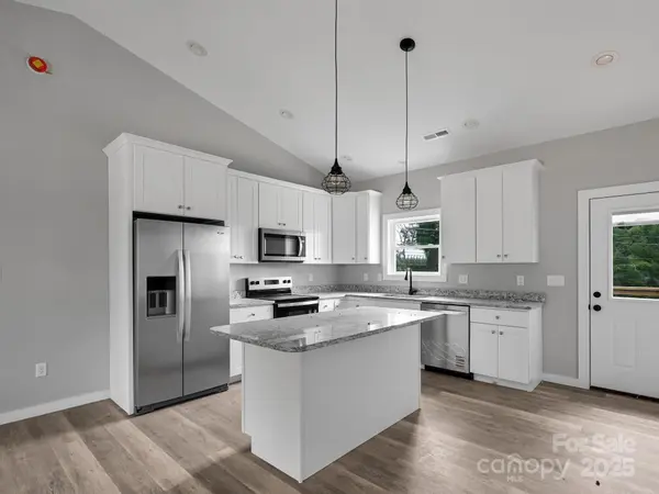 75 Eller Ford RD, Weaverville, NC 28787