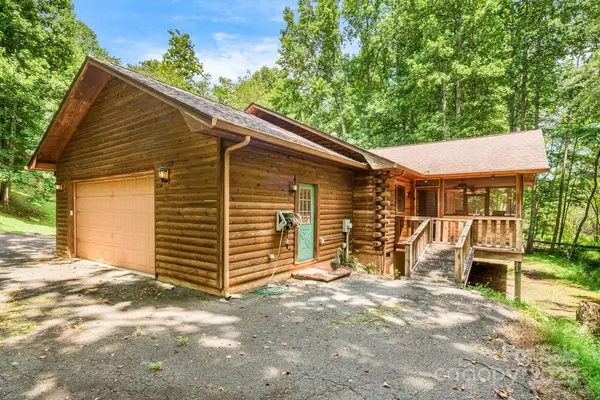 135 Logan CT, Lake Lure, NC 28746