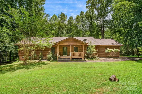 135 Logan CT, Lake Lure, NC 28746