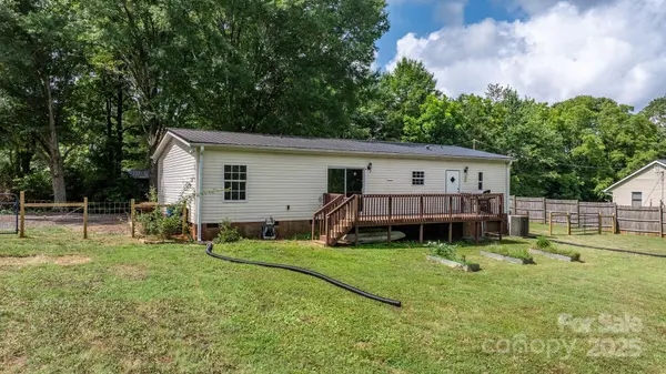 2220 Claremont RD, Newton, NC 28658