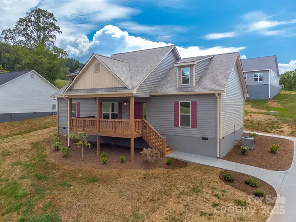 34 Kingston ST, Franklin, NC 28734