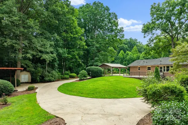 6693 Brevard RD, Etowah, NC 28729