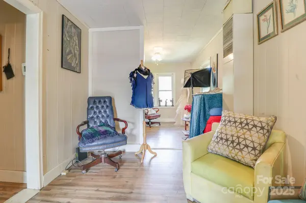 417 E Patterson ST, Hendersonville, NC 28739