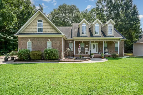 1517 Garrett Landen DR, Clover, SC 29710