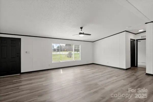 5810 NC Highway 66 HWY S, King, NC 27021
