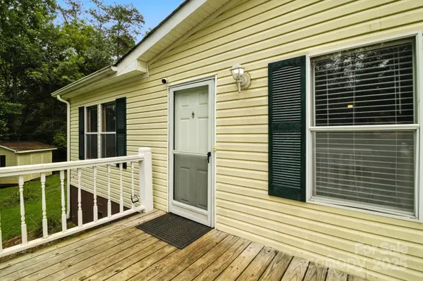6337 Fairlane ST, Hickory, NC 28602