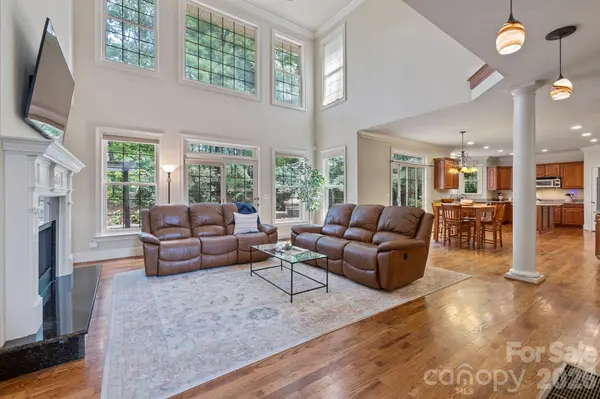 46 Beale CT, Fletcher, NC 28732