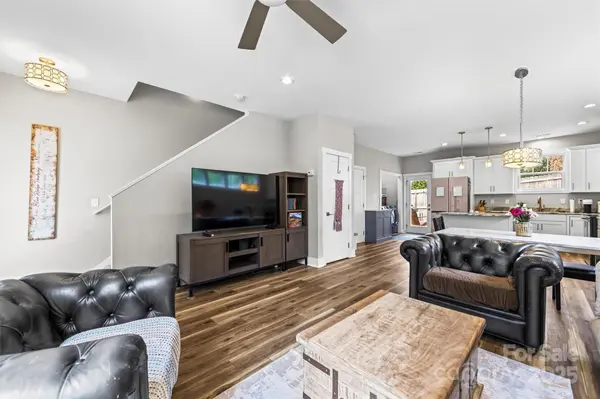 24 Blake CT, Arden, NC 28704