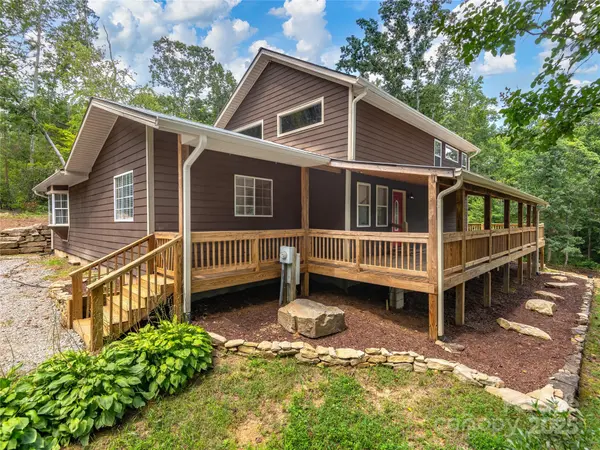 114 Nature DR, Hendersonville, NC 28792