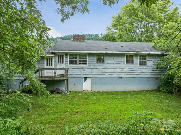 203 Barton RD, Asheville, NC 28804