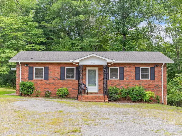 114 Marion AVE, Swannanoa, NC 28778