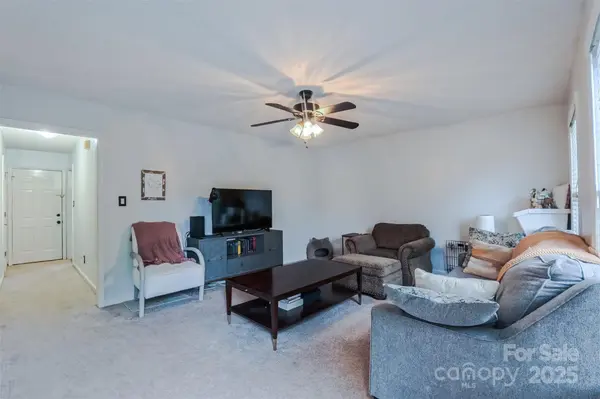 529 N Spring AVE, Newton, NC 28658