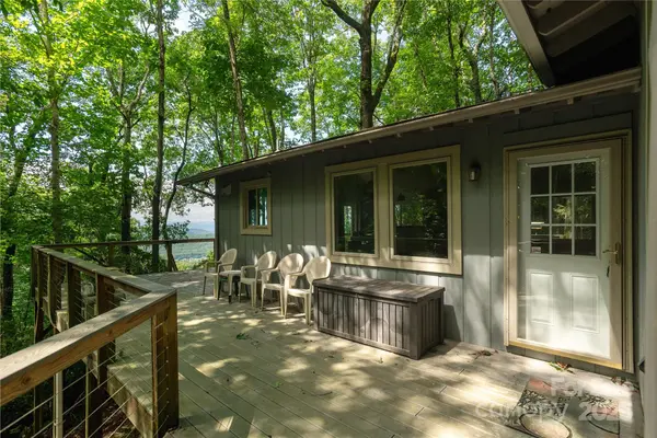 15 Rambling Creek RD, Hendersonville, NC 28739