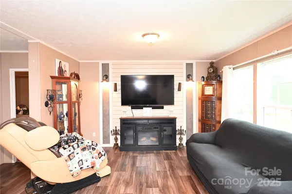 3320 Hunawill ST, Claremont, NC 28610