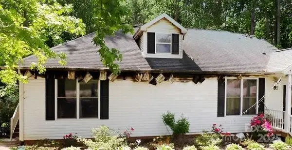 925 Loganberry LN, York, SC 29745