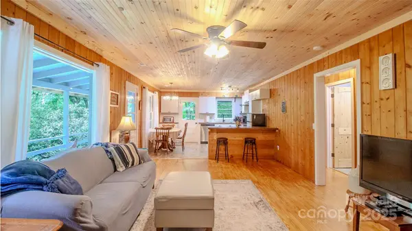 74 Woodland RD, Balsam, NC 28707