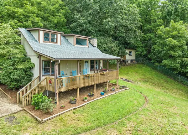 296 Matthew LN, Canton, NC 28716