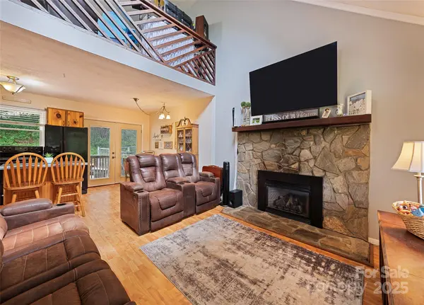 296 Matthew LN, Canton, NC 28716