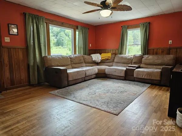 11267 Rush Fork RD, Clyde, NC 28721