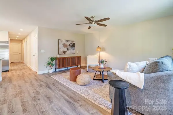 117 Owenby LN, Black Mountain, NC 28711