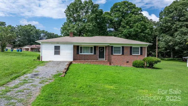 1838 Connelly Springs RD, Lenoir, NC 28645