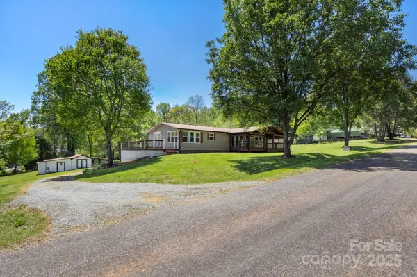 2942 Denwood DR, Claremont, NC 28610