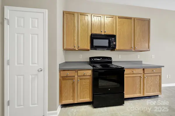 6762 Thistle Down DR, Harrisburg, NC 28075