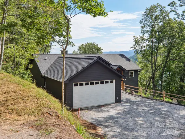 366 Ben Nevis RD, Brevard, NC 28712