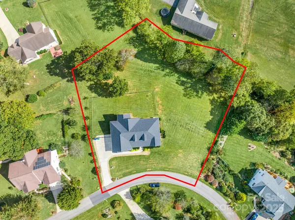 81 Double Brook DR, Weaverville, NC 28787