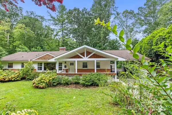 227 S Laurel Circle DR, Black Mountain, NC 28711