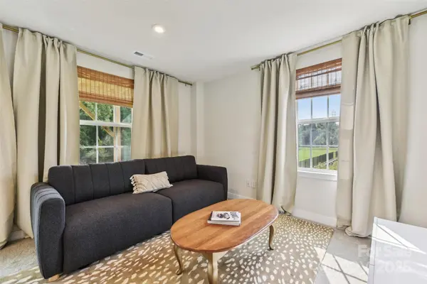 3222 Beeler LN, Charlotte, NC 28208
