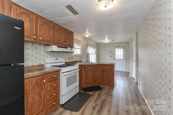 385 Deerchase CIR, Statesville, NC 28625