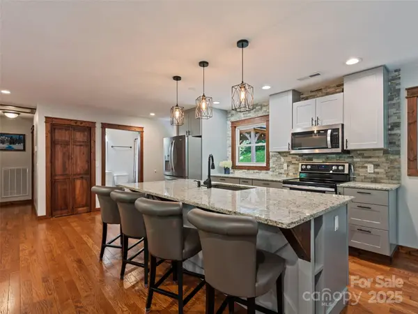 1903 Mauney Cove RD,  Waynesville,  NC 28786