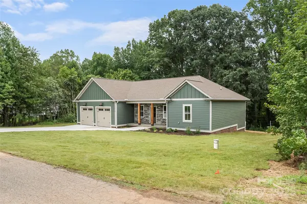 2618 Polo LN, Maiden, NC 28650
