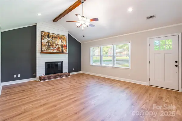 1381 Abbey Place DR, Belmont, NC 28012